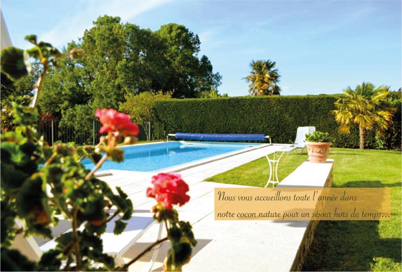 Bed and Breakfast Logis de Chenac Chenac Saint Seurin d'Uzet Exterior foto