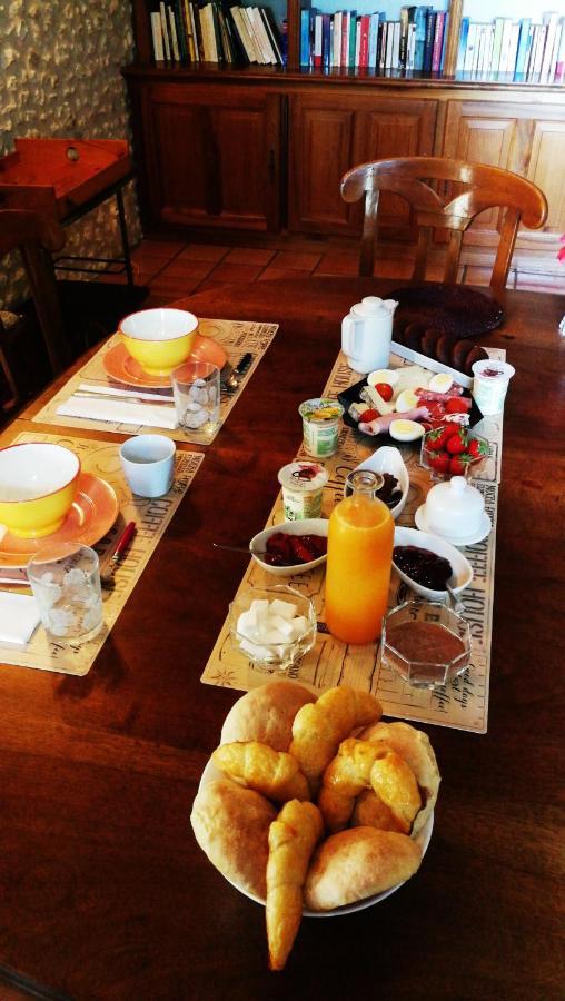 Bed and Breakfast Logis de Chenac Chenac Saint Seurin d'Uzet Exterior foto