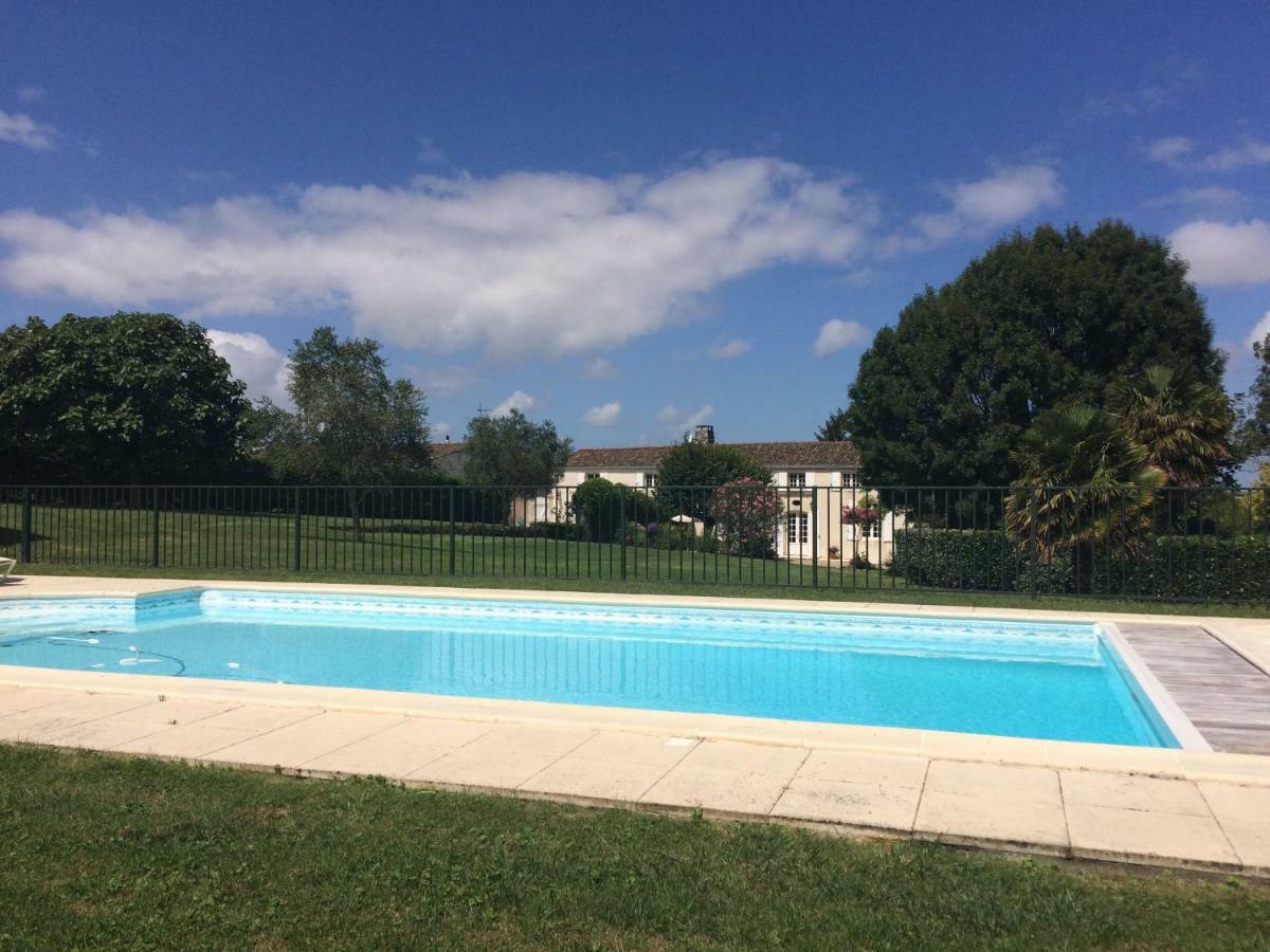 Bed and Breakfast Logis de Chenac Chenac Saint Seurin d'Uzet Exterior foto