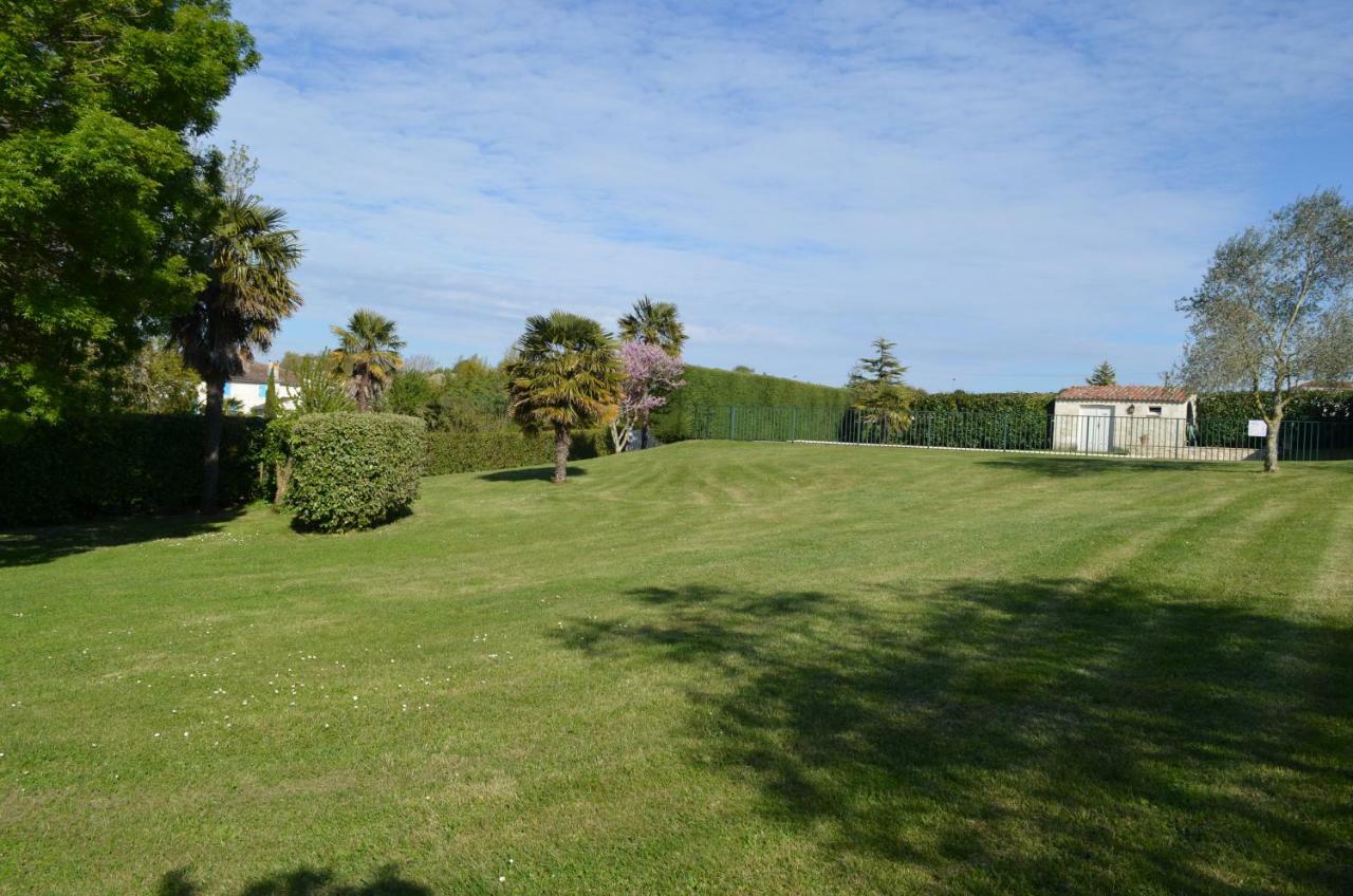 Bed and Breakfast Logis de Chenac Chenac Saint Seurin d'Uzet Exterior foto