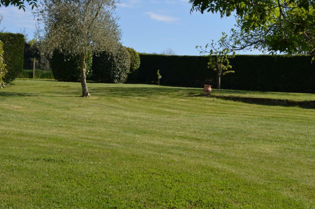 Bed and Breakfast Logis de Chenac Chenac Saint Seurin d'Uzet Exterior foto