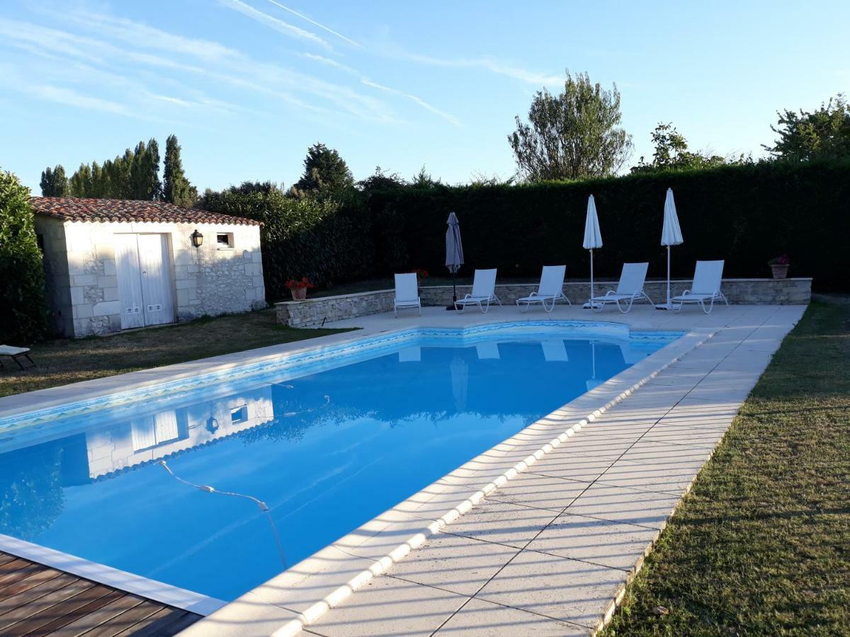 Bed and Breakfast Logis de Chenac Chenac Saint Seurin d'Uzet Exterior foto