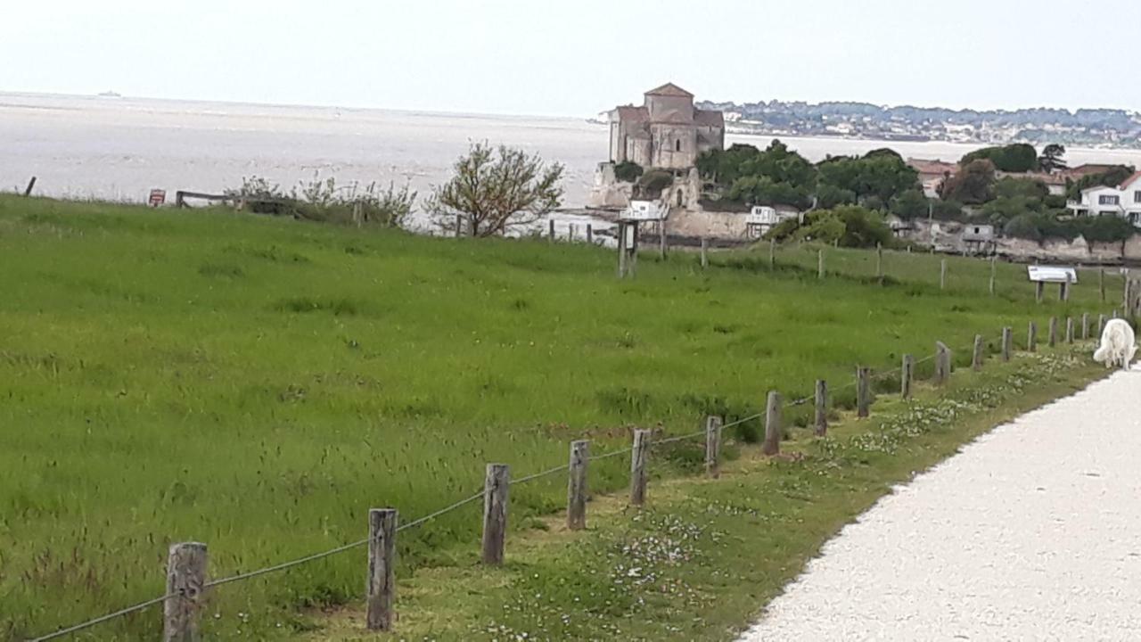 Bed and Breakfast Logis de Chenac Chenac Saint Seurin d'Uzet Exterior foto
