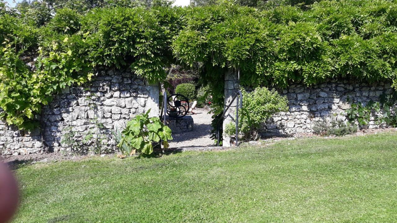 Bed and Breakfast Logis de Chenac Chenac Saint Seurin d'Uzet Exterior foto